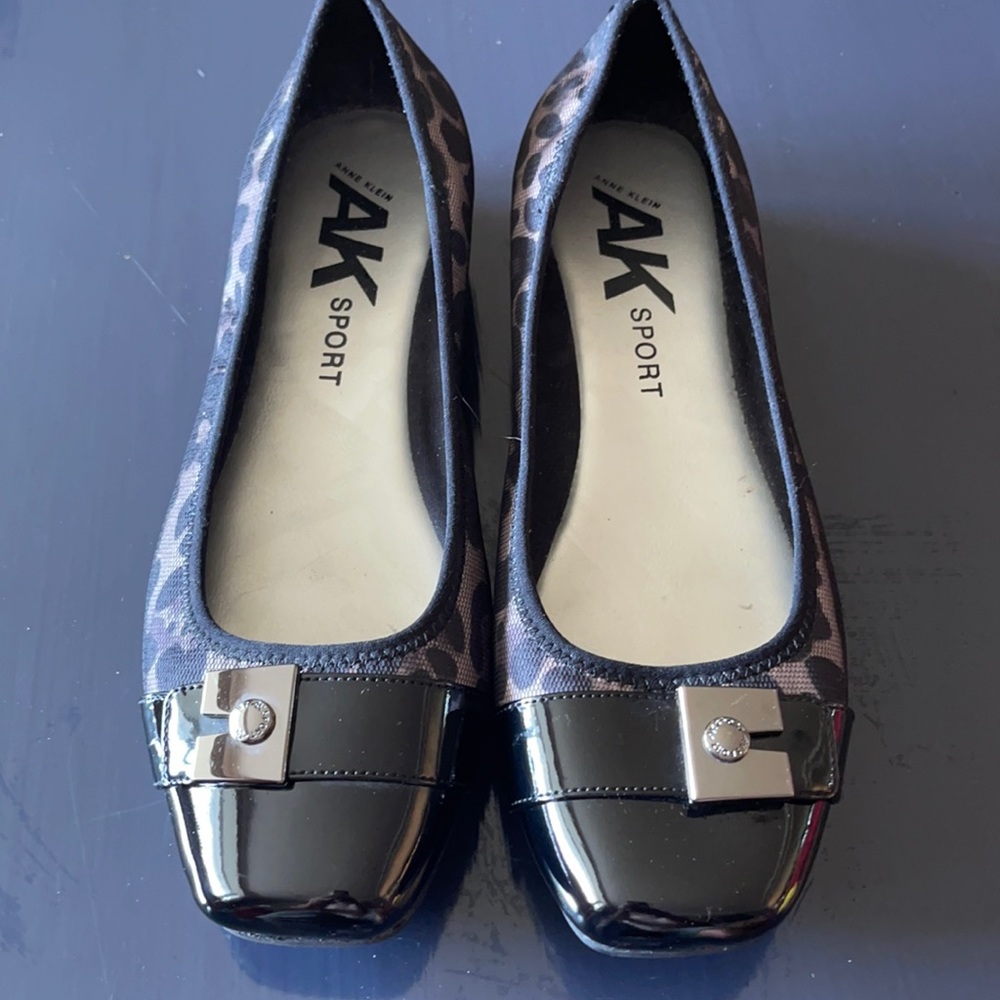 Anne Klein flats black patent and leopard 9.5M USA